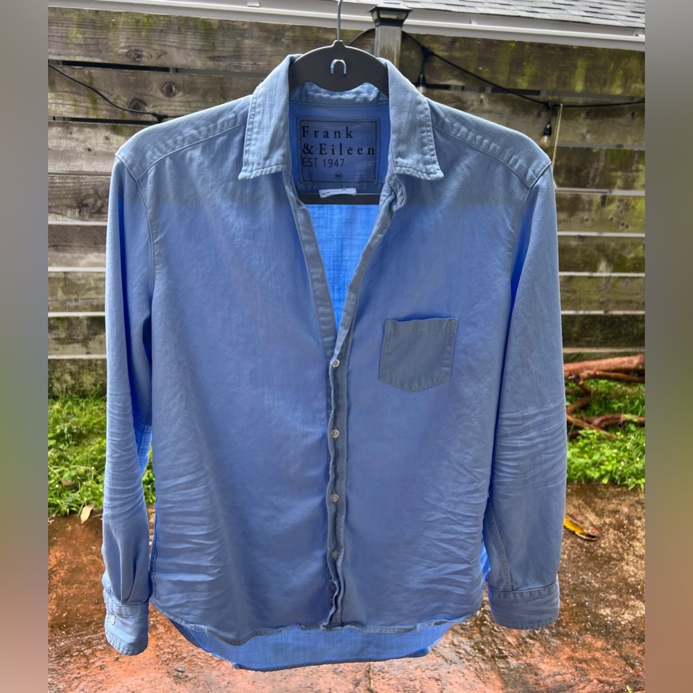 Frank & Eileen $278 Eileen Button Down Long Sleeve Top Blouse Baby Blue Beachy